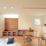 走り回る子供たちの楽園！広々としたリビングのある省エネ住宅